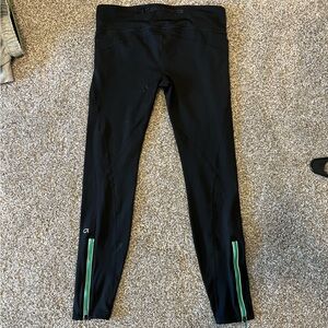 Gap Fit size Medium Leggings. Only worn 1x, in perfect condition.